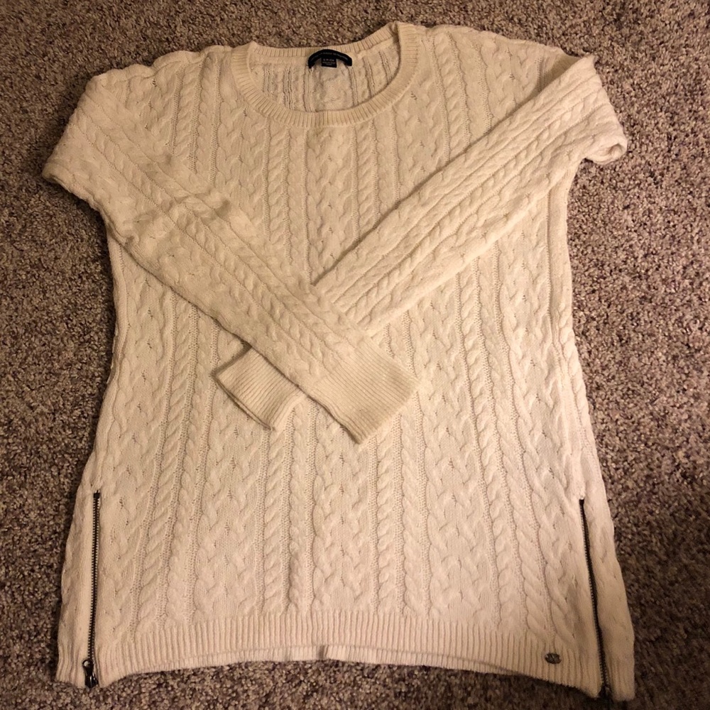 American Eagle sweater